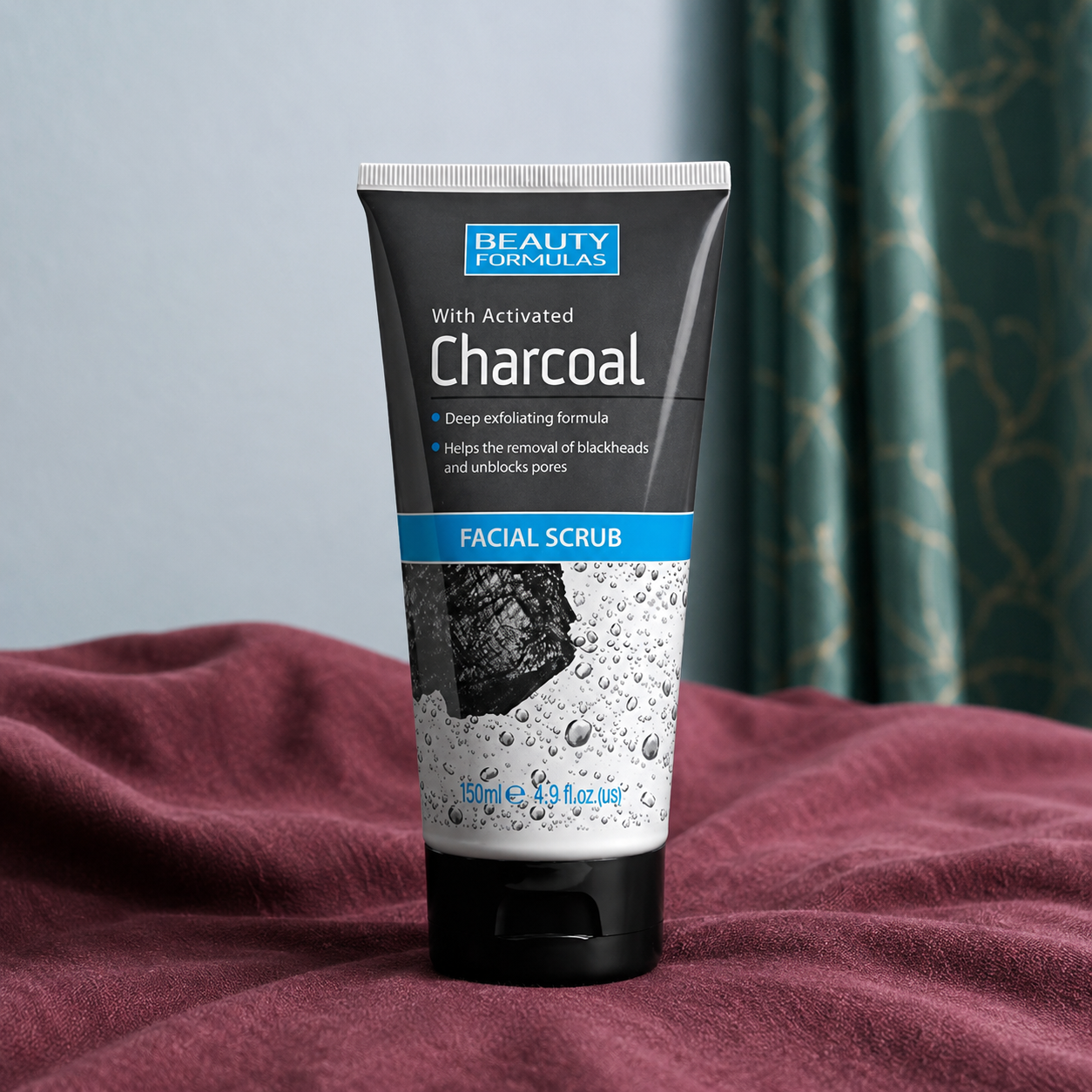 Beauty Formulas - Activated Charcoal Facial Scrub - (150ml)